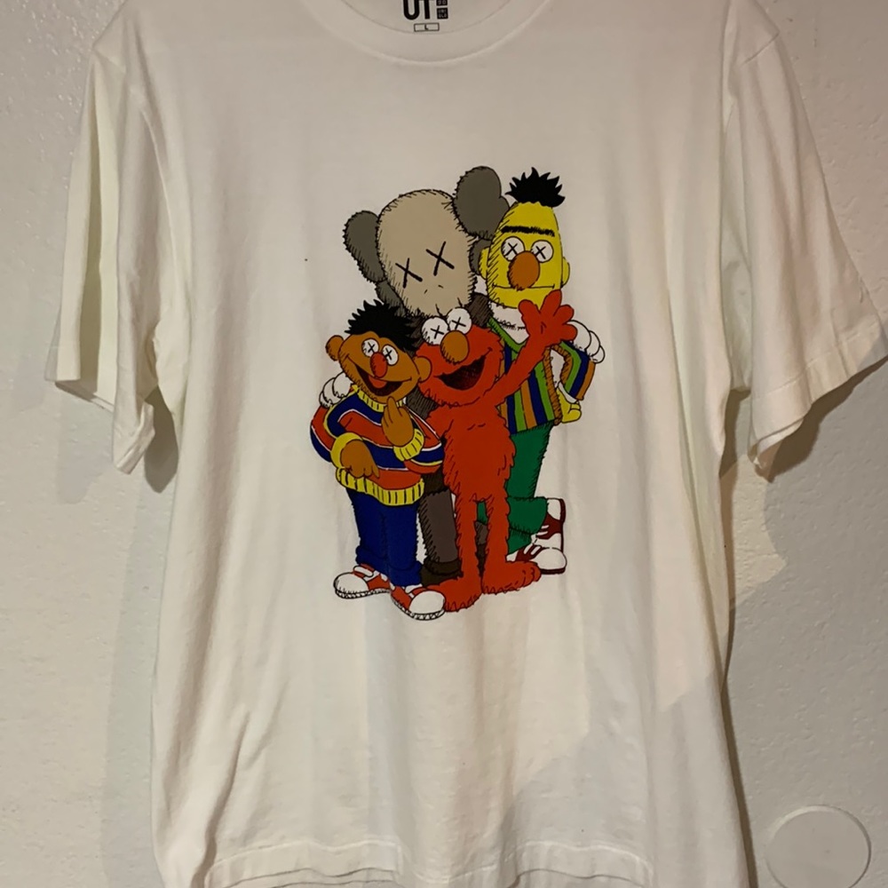 KAWS Sesame Street T-Shirt L